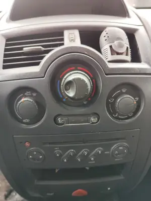 Foto de MANDO CALEFACCION / AIRE ACONDICIONADO RENAULT MEGANE II GRANDTOUR 1.5 dCi Diesel CAT (86 CV / 63 KW)