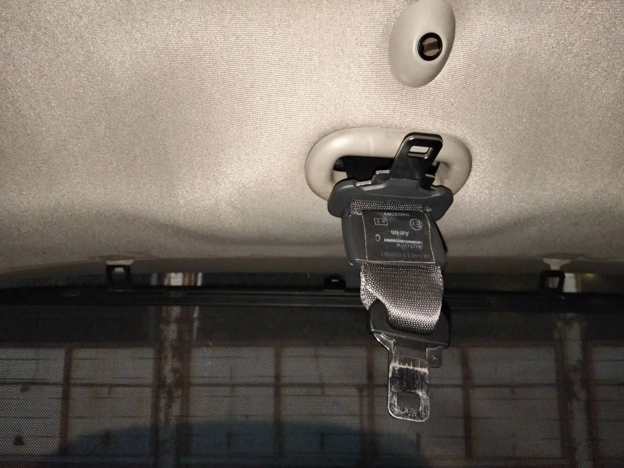 Foto de CINTURON SEGURIDAD TRASERO CENTRAL RENAULT SCENIC II (JM)
