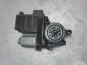 Foto de MOTOR ELEVALUNAS DELANTERO IZQUIERDO CITROEN GRAND C4 PICASSO 1.6 16V HDi FAP (109 CV / 80 KW) referencia 9682495880 foto 5