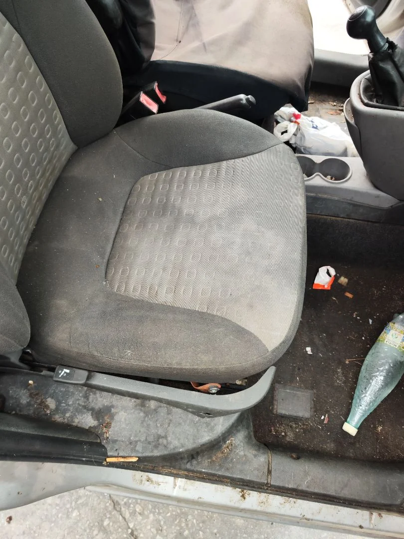Foto de ASIENTO DELANTERO DERECHO FIAT I DOBLÒ (119) 1.9 JTD CAT (105 CV / 77 KW)