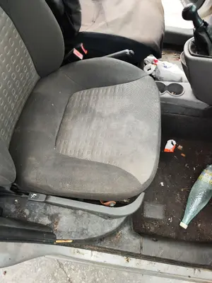 Foto de ASIENTO DELANTERO DERECHO FIAT I DOBLÒ (119) 1.9 JTD CAT (105 CV / 77 KW)