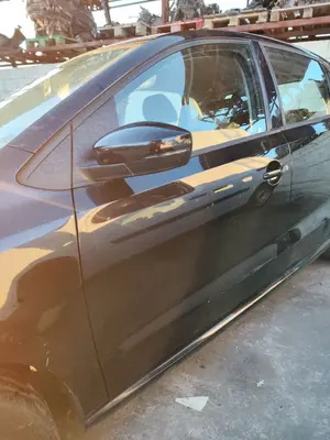 Foto de PUERTA DELANTERA IZQUIERDA VOLKSWAGEN POLO V (6R1) 1.2  (60 CV / 44 KW)