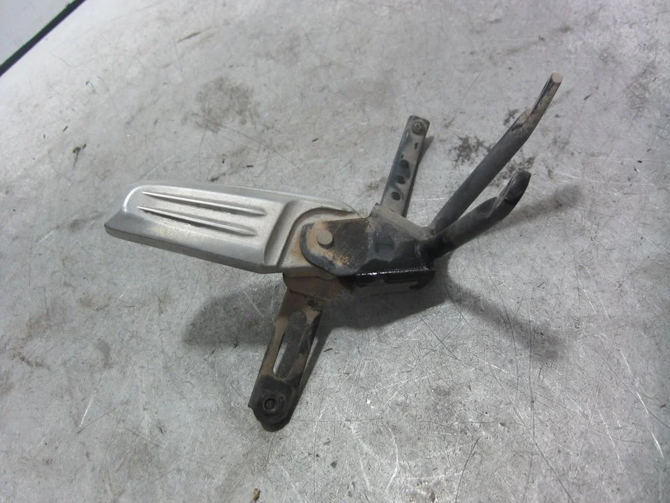 Foto de POSAPIES TRASERO HONDA PCX 125 125 cm3 - 8.6 kW (0 CV / 0 KW) referencia 50730-KWN-900