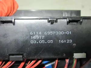Foto de CAJA RELES / FUSIBLES BMW SERIE M6 COUPE (E63) 5.0 CAT (507 CV / 373 KW) referencia 6957330 foto 6