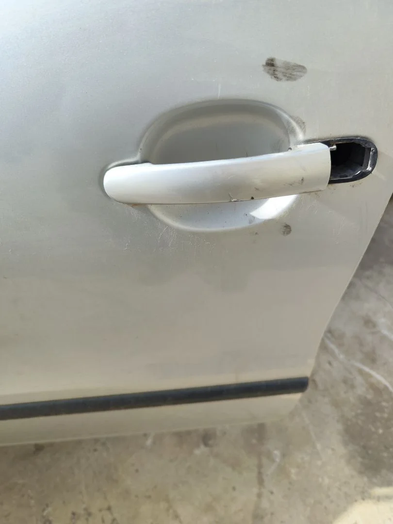 Foto de MANETA EXTERIOR DELANTERA IZQUIERDA SEAT LEON (1M1) 1.6 (101 CV / 74 KW) referencia 3B0837207G FKZ