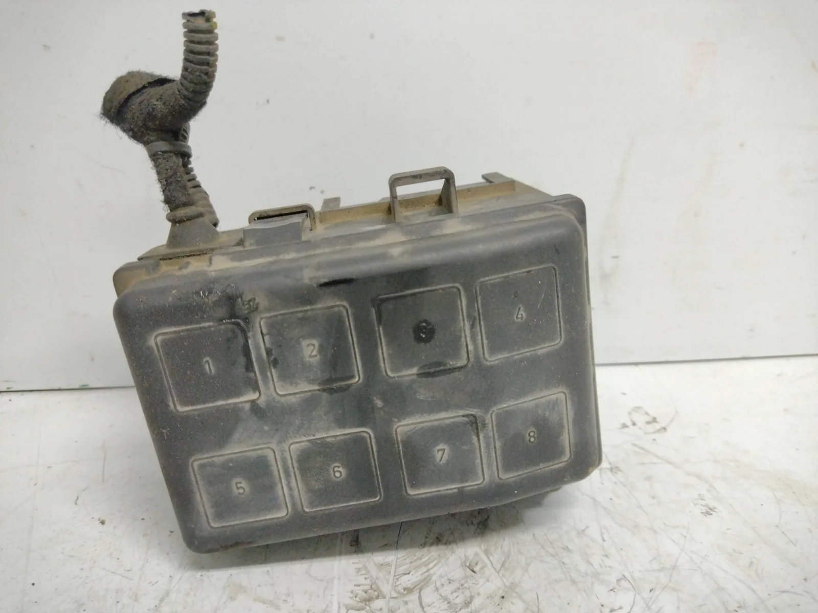 Foto de CAJA RELES / FUSIBLES OPEL ASTRA G BERLINA 2.0 16V DI CAT (X 20 DTL / LD3) (82 CV / 60 KW) referencia 90560119