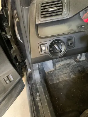 Foto de FRENO DE MANO ELECTRICO VOLKSWAGEN PASSAT VARIANT (3C5) 2.0 TDI (140 CV / 103 KW)