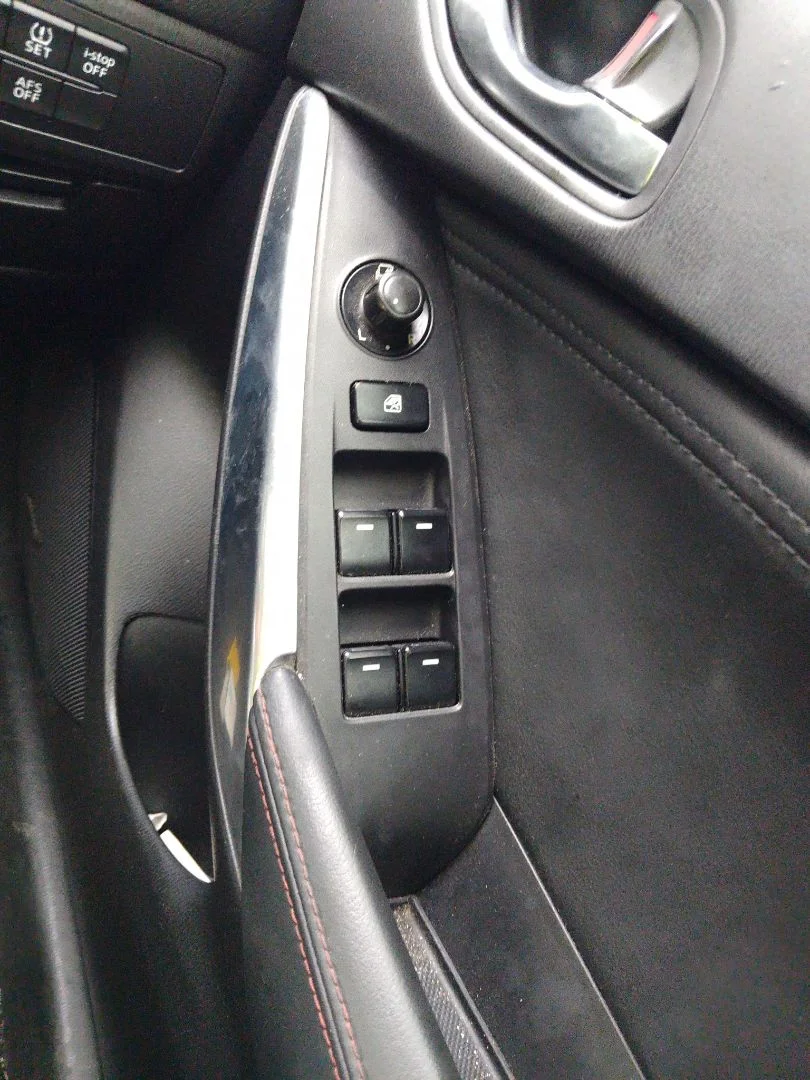 Foto de MANDO ELEVALUNAS DELANTERO DERECHO MAZDA 6 BERLINA (GJ) 2.2 Turbodiesel CAT (175 CV / 129 KW) referencia GKM266350A