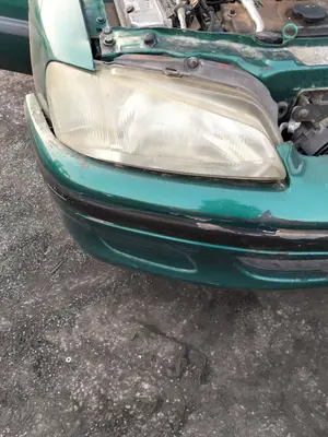 Foto de FARO DERECHO PEUGEOT 106 (S2) 1.1  (60 CV / 44 KW)