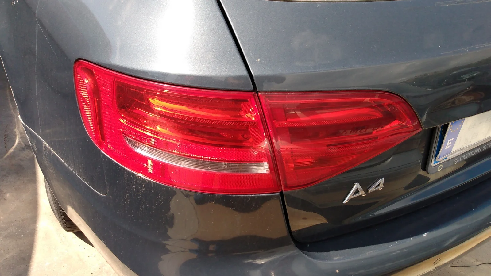 Foto de PILOTO TRASERO IZQUIERDO AUDI A4 AVANT (8K5) 2.0 16V TDI (143 CV / 105 KW) referencia 21969002