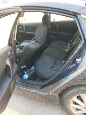 Foto de GOMAS CONTORNO PUERTA MAZDA 6 BERLINA (GH) 2.2 Turbodiesel CAT (163 CV / 120 KW)