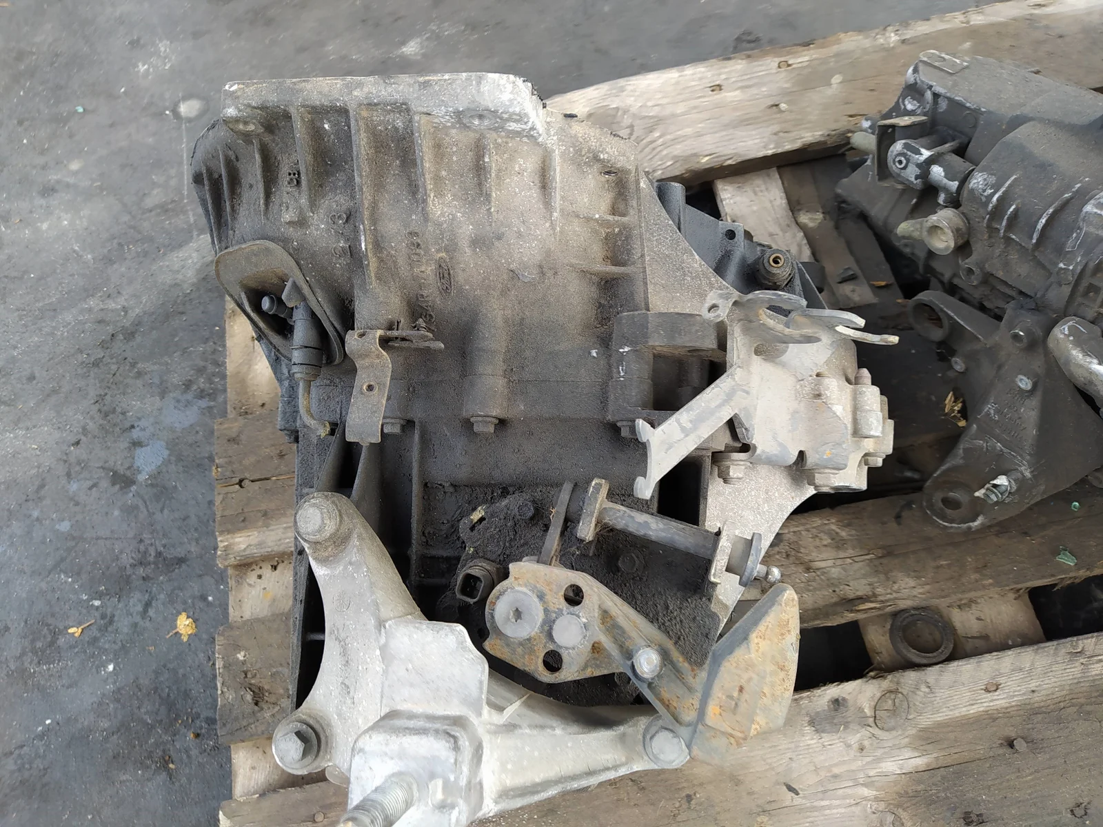 Foto de CAJA CAMBIOS FORD FOCUS BERLINA (CAK) referencia 2S4R7002PB