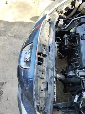 Foto de PANEL FRONTAL PEUGEOT 308 1.6 16V (120 CV / 88 KW)