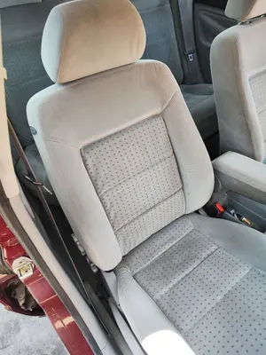Foto de ASIENTO DELANTERO DERECHO VOLKSWAGEN PASSAT BERLINA (3B2) 1.9 TDI (116 CV / 85 KW) foto 2