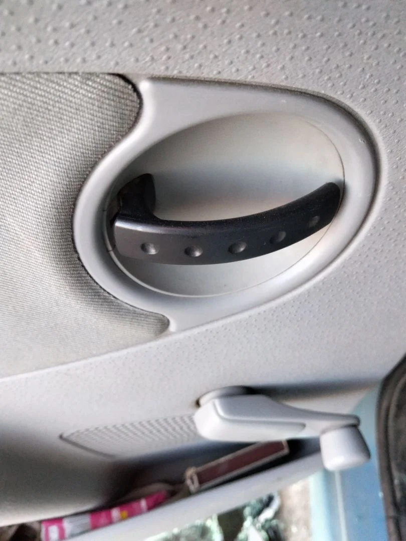 Foto de MANETA INTERIOR TRASERA IZQUIERDA CITROEN C3 1.4 HDi (68 CV / 50 KW) referencia 9143F8
