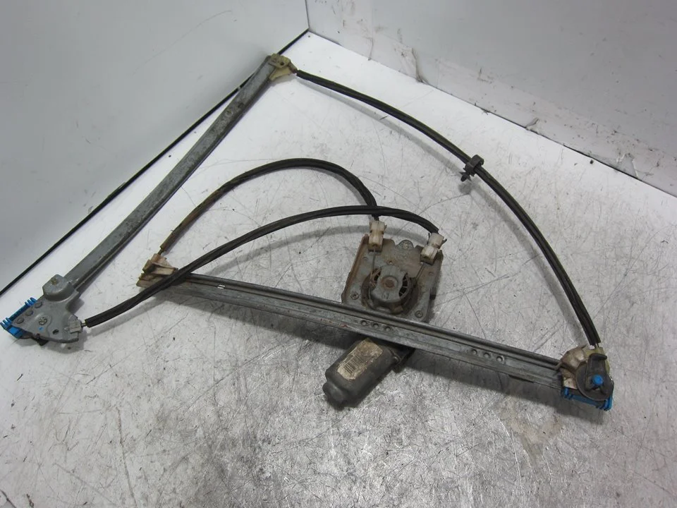 Foto de ELEVALUNAS DELANTERO DERECHO RENAULT LAGUNA II (BG0) 1.9 dCi Diesel CAT (101 CV / 74 KW) referencia 400459