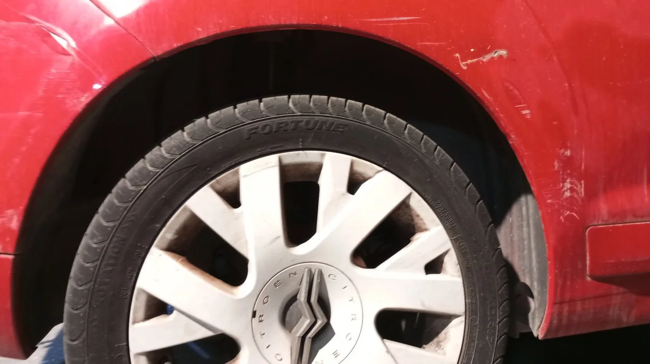 Foto de PASO RUEDA TRASERO DERECHO CITROEN C4 COUPE 1.6 HDi CAT (9HY / DV6TED4) (109 CV / 80 KW) referencia 9658517480