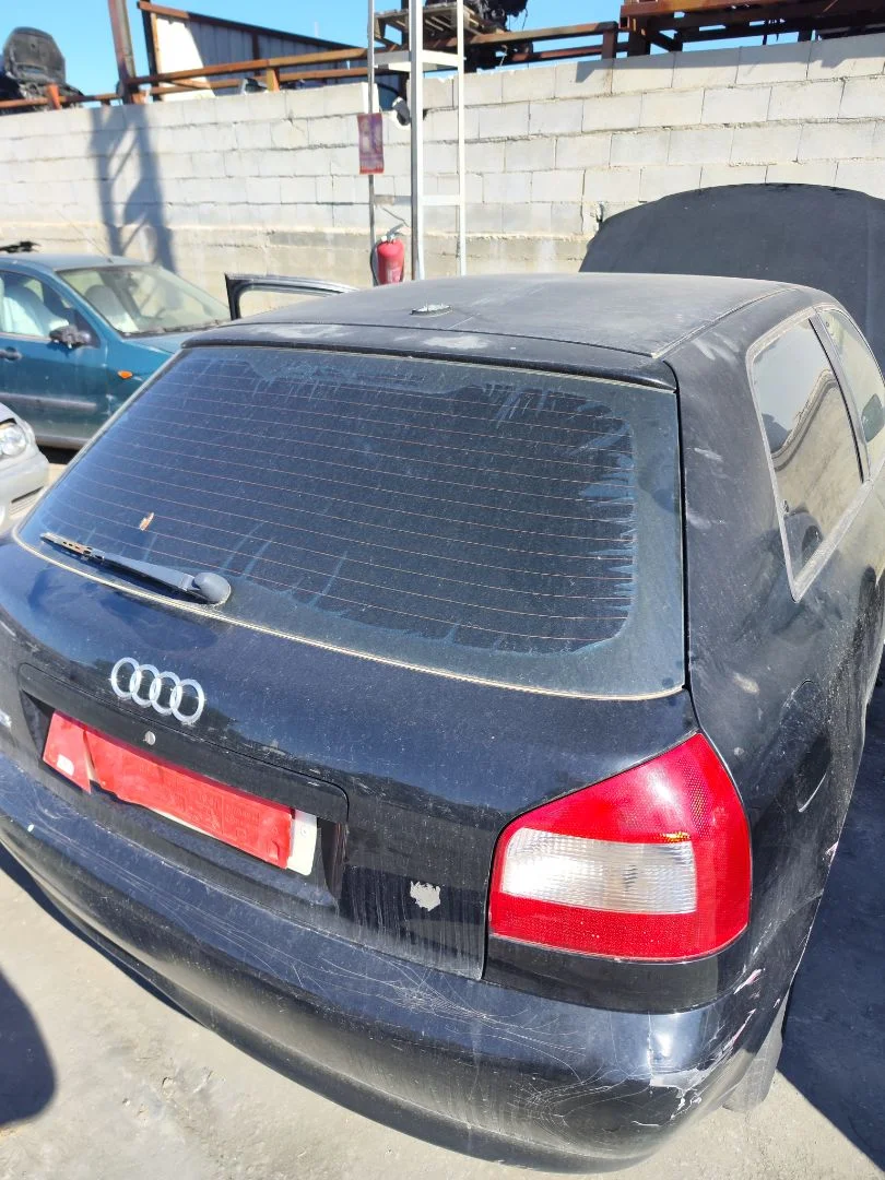 Foto de PORTON TRASERO AUDI A3 (8L) 1.6 (102 CV / 75 KW) referencia 8L0827023M