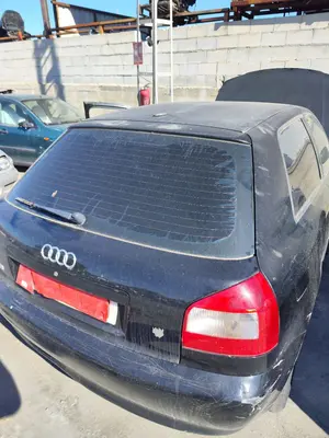Foto de PORTON TRASERO AUDI A3 (8L) 1.6  (102 CV / 75 KW) referencia 8L0827023M