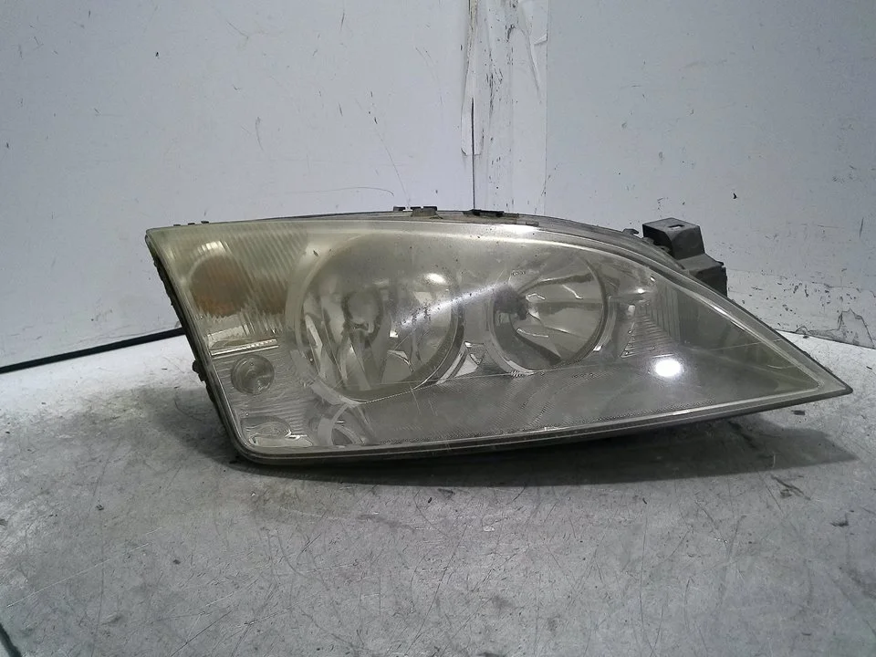 Foto de FARO DERECHO FORD MONDEO BERLINA (GE) 2.0 16V DI TD CAT (116 CV / 85 KW) referencia 1S7113005AK