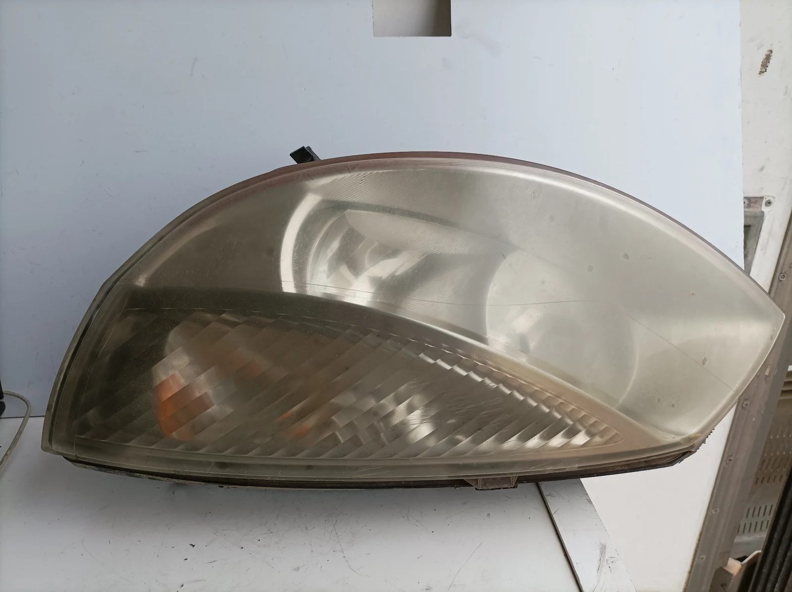 Foto de FARO IZQUIERDO RENAULT SCENIC II (JM) referencia 15810300LI
