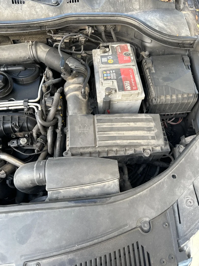 Foto de CAJA FILTRO AIRE VOLKSWAGEN PASSAT BERLINA (3C2) 2.0 TDI (140 CV / 103 KW) referencia 3C0129607AQ