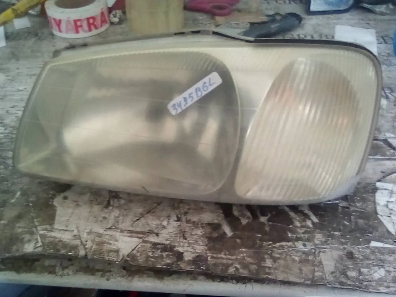 Foto de FARO IZQUIERDO HYUNDAI ACCENT (LC) 1.3 12V CAT (75 CV / 55 KW) referencia 9211025020