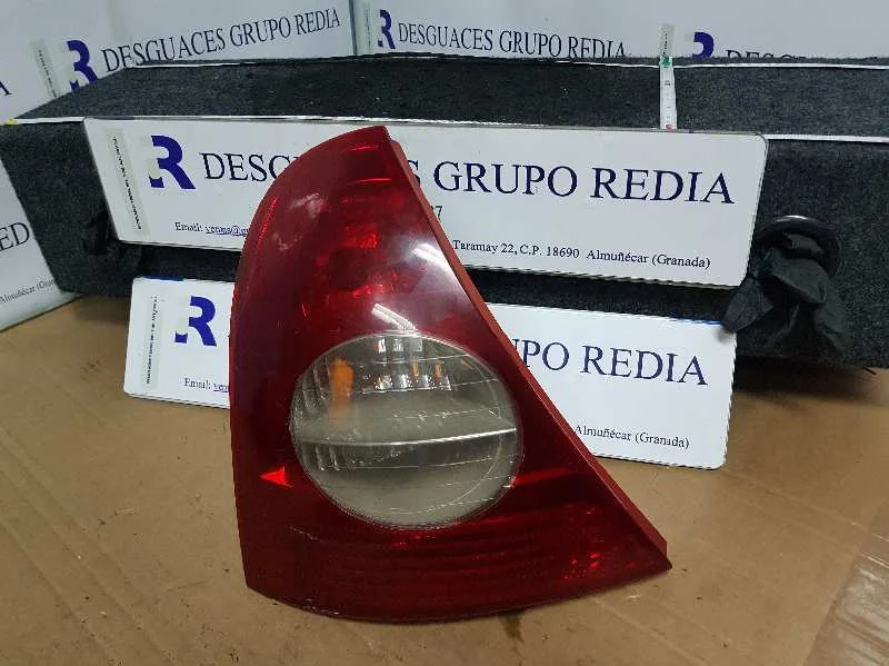 Foto de PILOTO TRASERO IZQUIERDO RENAULT CLIO II FASE I (B/CB0) referencia 085511941L
