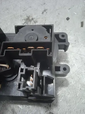 Foto de MANDO CALEFACCION / AIRE ACONDICIONADO NISSAN MICRA (K11) 1.0 16V CAT (54 CV / 40 KW) referencia 7040030720 foto 3