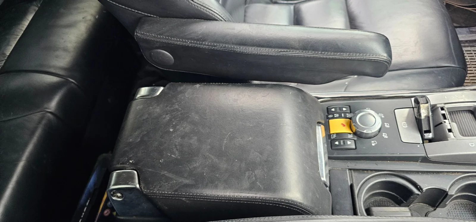 Foto de APOYABRAZOS CENTRAL LAND ROVER RANGE ROVER SPORT 3.6 TD V8 (272 CV / 200 KW)