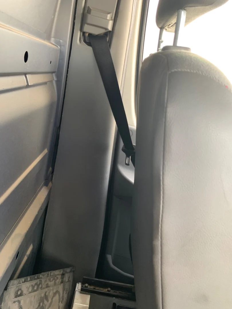 Foto de CINTURON SEGURIDAD DELANTERO IZQUIERDO VOLKSWAGEN CRAFTER FURGÓN (2E) 2.5 TDI DPF (109 CV / 80 KW) referencia 2E0857815
