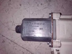 Foto de MOTOR ELEVALUNAS DELANTERO IZQUIERDO MERCEDES-BENZ CLASE ML (BM 164) referencia 0130822273 foto 3