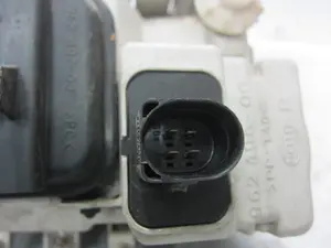 Foto de FARO DERECHO VOLKSWAGEN POLO III (6N1) 1.4 16V (101 CV / 74 KW) referencia 96249600 foto 4