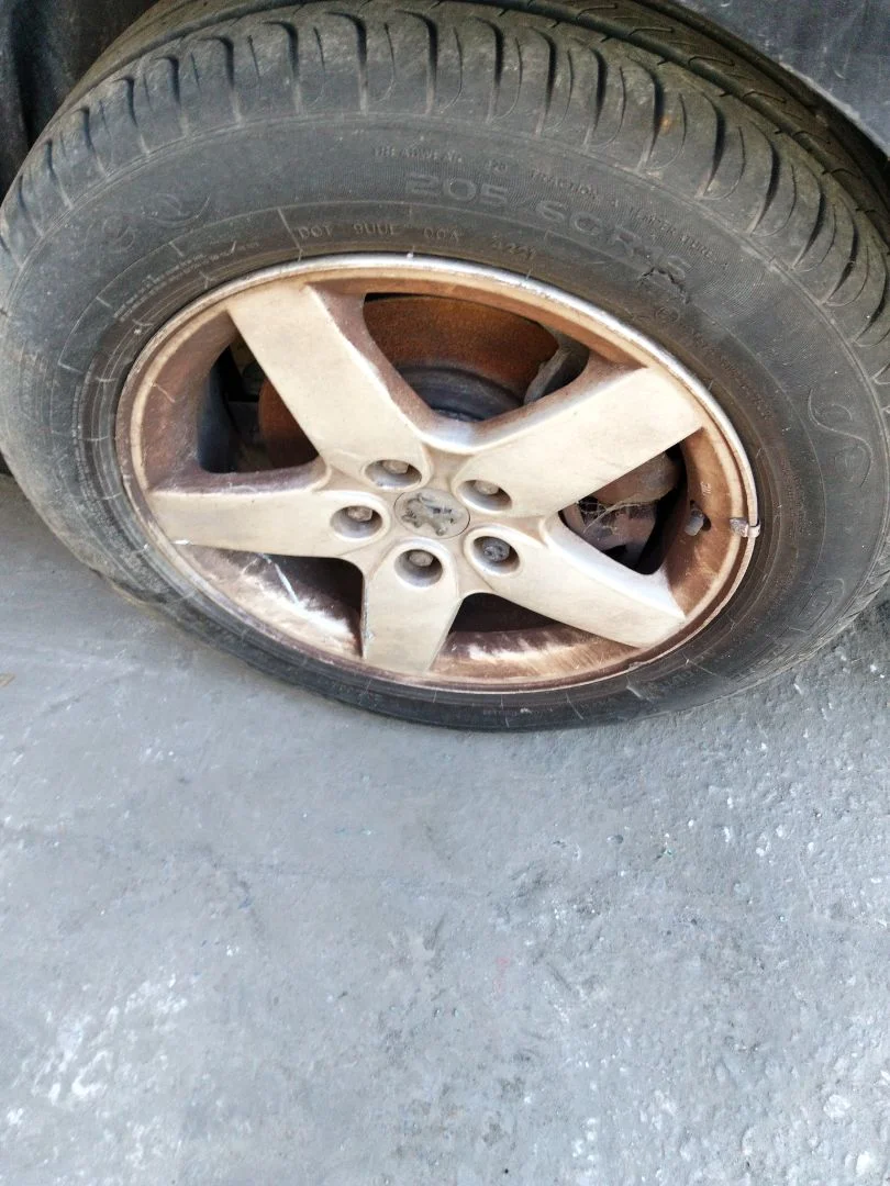 Foto de LLANTA PEUGEOT 407 1.6 HDi FAP CAT (9HZ / DV6TED4) (109 CV / 80 KW) referencia 5401N9