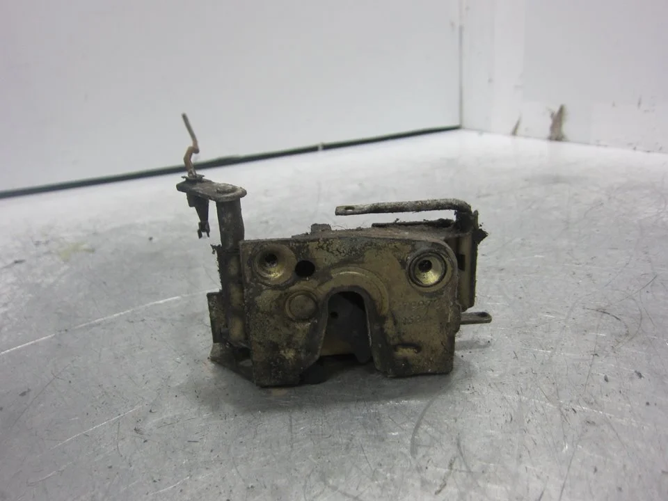 Foto de CERRADURA PUERTA DELANTERA IZQUIERDA OPEL SENATOR A 2.5 (136 CV / 100 KW) referencia 7997333