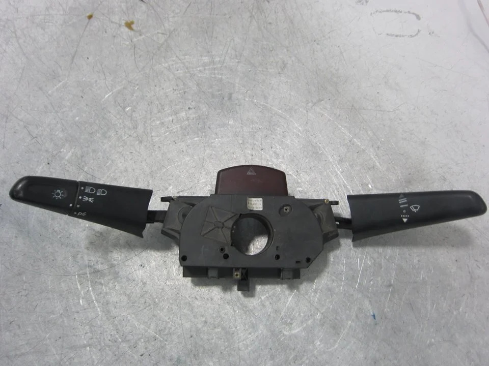 Foto de MANDO MULTIFUNCION MERCEDES-BENZ CLASE ML (BM 163) 3.2 V6 18V CAT (218 CV / 160 KW) referencia A0015406545