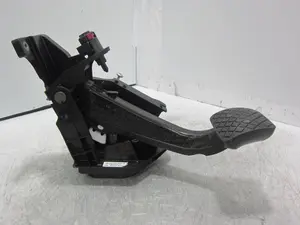 Foto de PEDAL FRENO PORSCHE MACAN (95BA) referencia 95B723117D foto 5