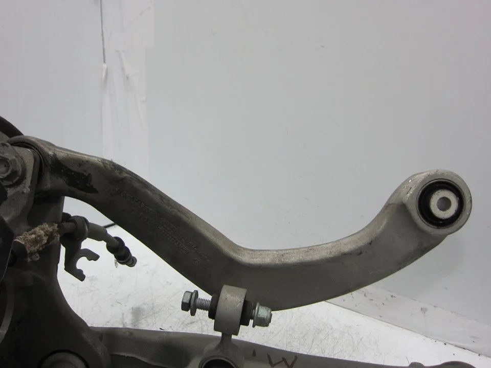 Foto de BRAZO SUSPENSION SUPERIOR TRASERO DERECHO PORSCHE MACAN (95BA) referencia 8K0505324H