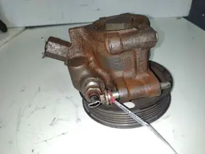 Foto de BOMBA DIRECCION FORD FOCUS BERLINA (CAK) 1.8 TDDI Turbodiesel CAT (90 CV / 66 KW) referencia HBDCT foto 1
