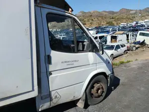 Foto de PUERTA DELANTERA DERECHA FORD TRANSIT FURGÓN (CY/DY)(1986) 2.5 Diesel (80 CV / 59 KW) foto 2