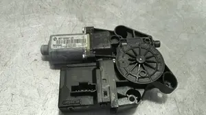 Foto de MOTOR ELEVALUNAS DELANTERO DERECHO RENAULT MEGANE III COUPE 1.5 dCi Diesel (106 CV / 78 KW) referencia 807303972R