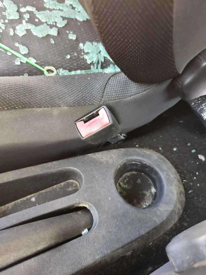 Foto de PRETENSOR AIRBAG DERECHO RENAULT CLIO III 1.4 16V (98 CV / 72 KW)