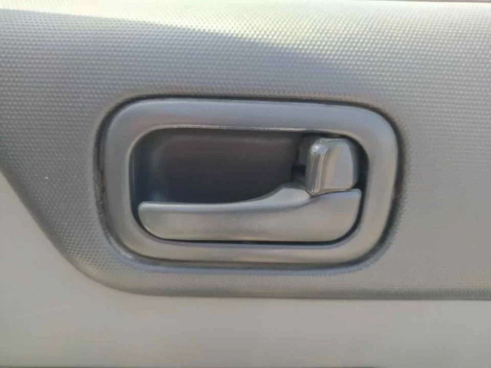 Foto de MANETA INTERIOR DELANTERA DERECHA NISSAN X-TRAIL (T30) 2.2 16V Turbodiesel CAT (114 CV / 84 KW) referencia 806708H602