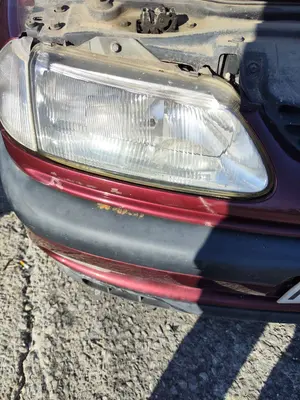 Foto de FARO DERECHO RENAULT LAGUNA (B56) 2.0 (113 CV / 83 KW) foto 1