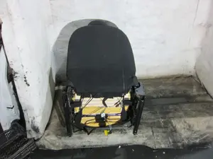 Foto de ASIENTO DELANTERO DERECHO DACIA DOKKER 1.5 dCi Diesel FAP CAT (90 CV / 66 KW) referencia 873117105R foto 3