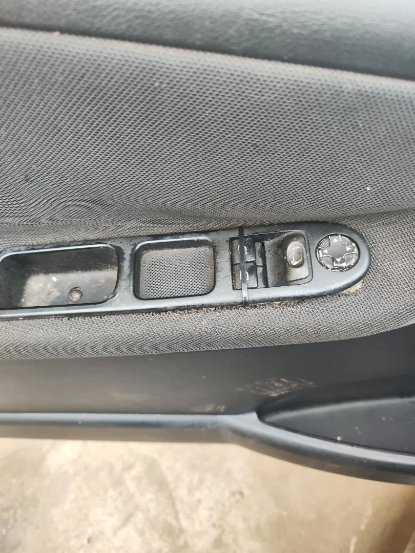 Foto de MANDO ELEVALUNAS DELANTERO IZQUIERDO PEUGEOT 207 CC CABRIO-COUPÉ 1.6 16V (120 CV / 88 KW)