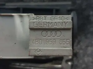 Foto de MANDO ELEVALUNAS DELANTERO DERECHO AUDI A6 AVANT (4B5) referencia 4B0959855 foto 3