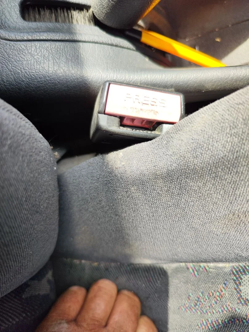 Foto de ENGANCHE CINTURON DELANTERO DERECHO CITROEN XSARA BERLINA 2.0 HDi CAT (RHY / DW10TD) (90 CV / 66 KW)