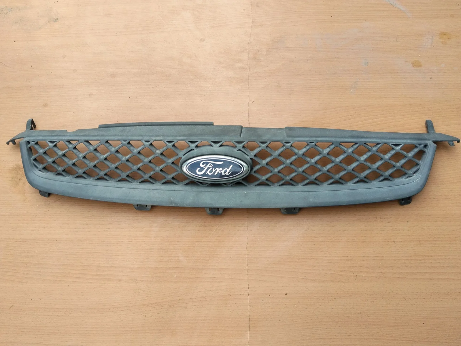 Foto de REJILLA DELANTERA FORD FIESTA (CBK) referencia 6S618200ACW