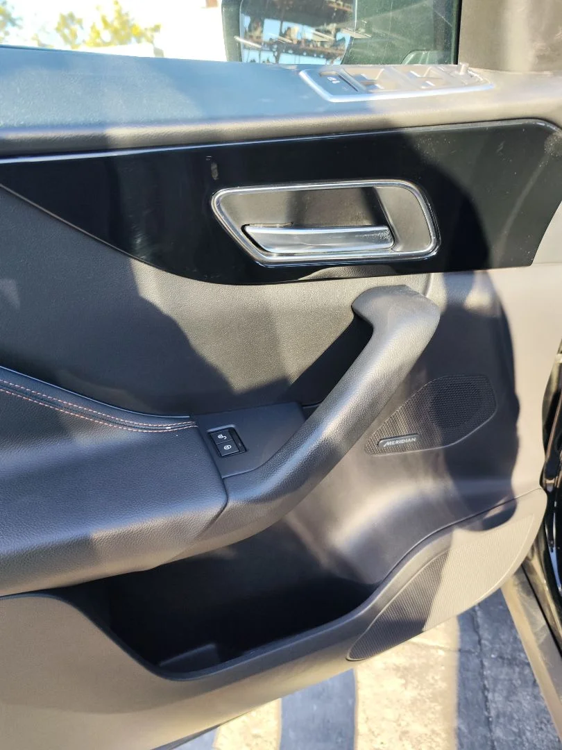 Foto de MANETA INTERIOR DELANTERA IZQUIERDA JAGUAR F-PACE 3.0 V6 Diesel CAT (301 CV / 221 KW) referencia GX7322601AC